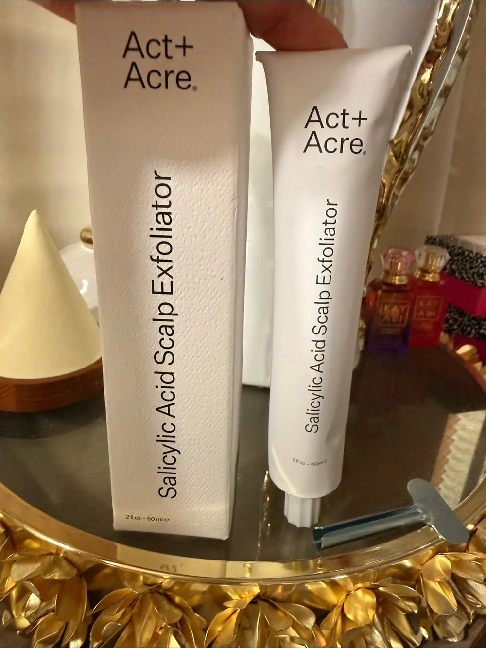 Act+Acre Salicylic Acid Scalp Exfoliator - with silver key